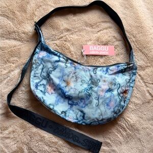 BAGGU X Collina Strada Medium Crescent Bag in Blue Thorns